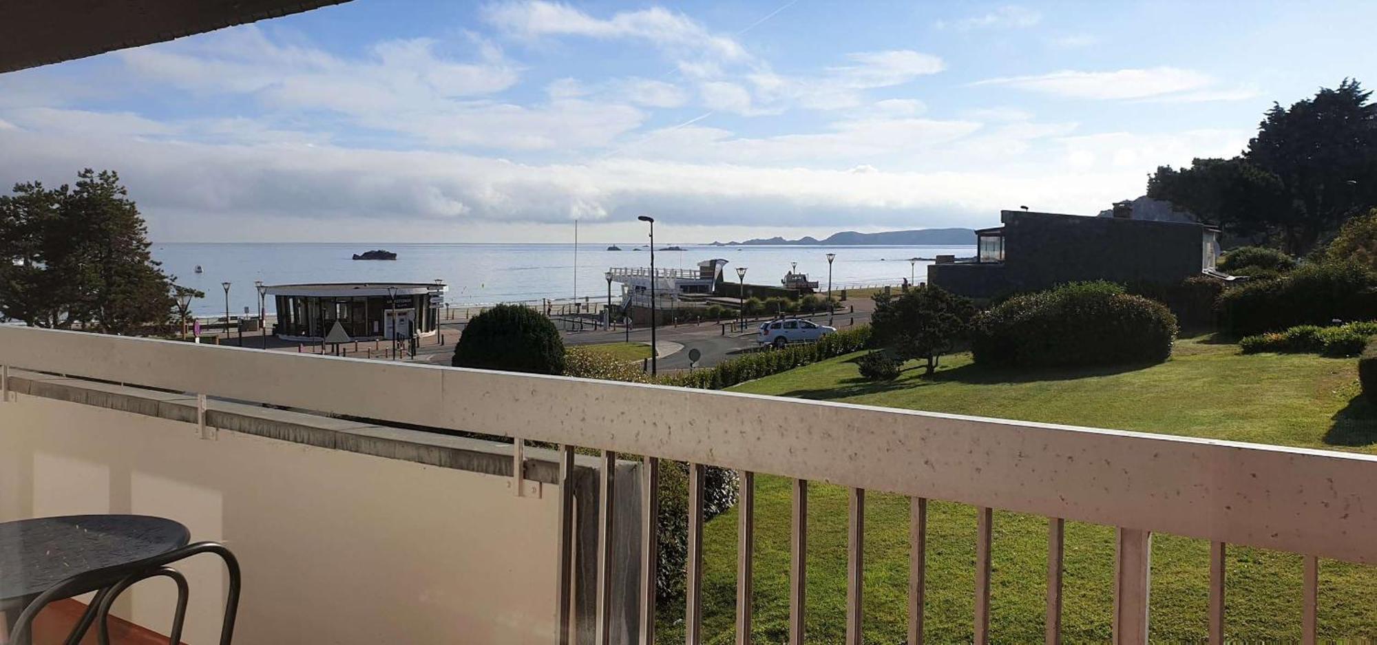 Appartement Vue Sur Mer Avec Terrasse, Plage De Trestraou A Perros-Guirec - Ref 861 Exterior foto